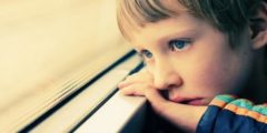 أعراض التوحد عند الأطفال بعمر سنتين